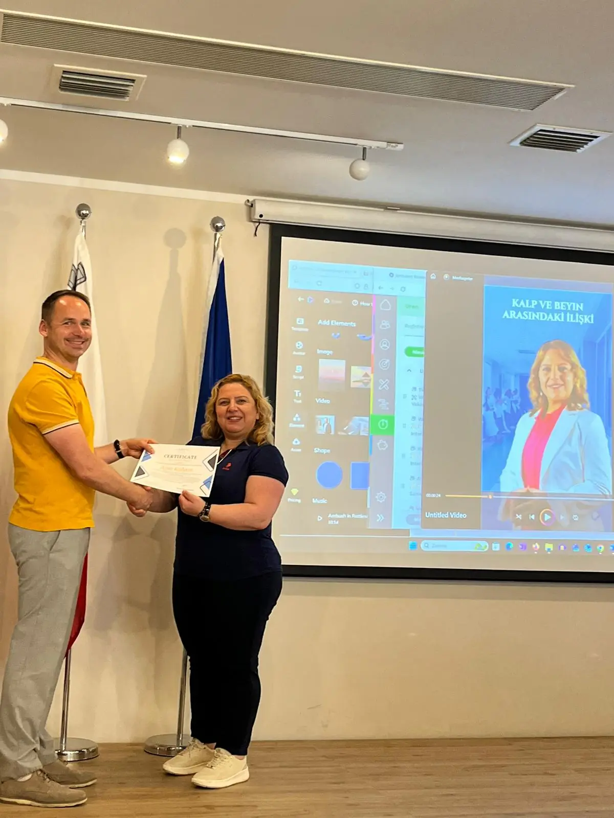 Uitreiking van een NLP-certificaat door Ayşe Kalyon